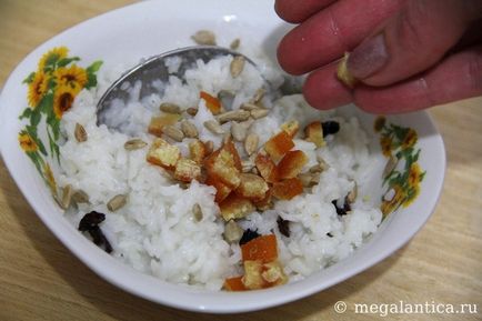 O rețetă pentru un fel de mâncare de Craciun făcut din orez, megalantha