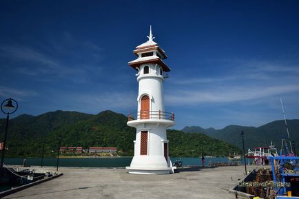 A halászati falu Bang Bao szigetén Koh Chang (Chang) A halászati falu Bang Bao Koh Chang