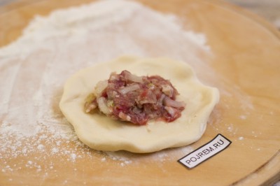 Samsa hússal - lépésről lépésre recept, hogyan kell főzni egy fotó (lépésről lépésre) Samsa hússal - lépésről lépésre recept, hogyan kell főzni fotókkal