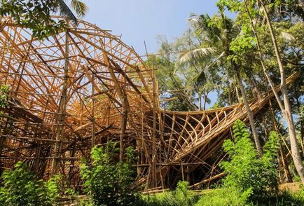 Șocuri arhitecturale șocante de arhitectură de bambus - fotografie