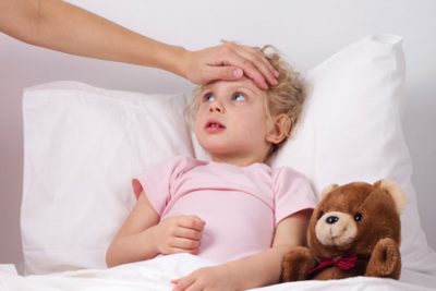 Сухий кашель у дитини ніж лікувати, причини, застосування сиропів і препаратів