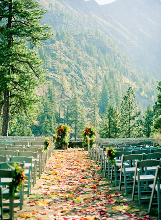 Nunta în detaliu calea spre altar în aer liber