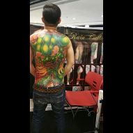 Un tatuaj al unui buddha leu sau un câine fu