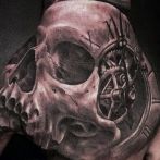 Valoarea craniului tatuaj, schițe