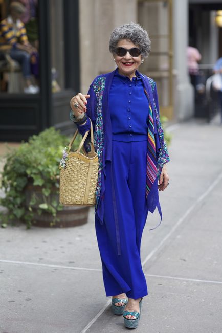 Top 9 sfaturi de stilist pentru alegerea sacilor pentru femei de vârstă elegantă