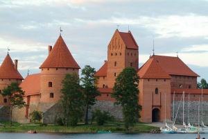 Trakai vár Vilnius, a munkaidő, hogyan juthatunk el oda (nagyherceg Litvánia) Trakai vár Vilnius órával, hogyan juthat