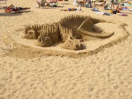 Дивовижні фігури з піску (75 фото)