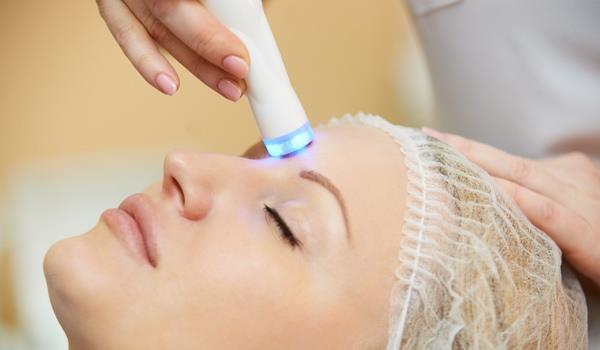 Masajul facial cu ultrasunete ceea ce este, indicații și contraindicații