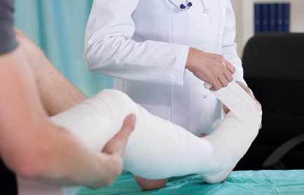 Види протезів колінного суглоба