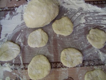 Delicioase plăcinte prăjite cu ficat - cum să gătești plăcinte cu ficat prăjit într-o tigaie,