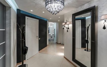 A tükör a teremben Feng Shui létre egy harmonikus design (tükör) A tükör a teremben Feng Shui létre egy harmonikus kialakítás