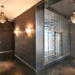 A tükör a teremben Feng Shui létre egy harmonikus design (tükör) A tükör a teremben Feng Shui létre egy harmonikus kialakítás