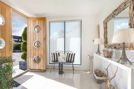 A tükör a teremben Feng Shui létre egy harmonikus design (feng shui) A tükör a teremben Feng Shui létre egy harmonikus kialakítás