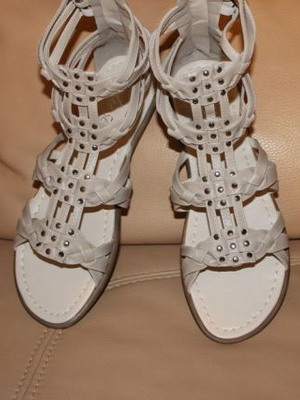 Жіночі сандалі в грецькому стилі фото високих моделей грецької взуття