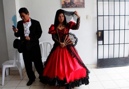 27 Fotografii de rochii de mireasa traditionale din intreaga lume