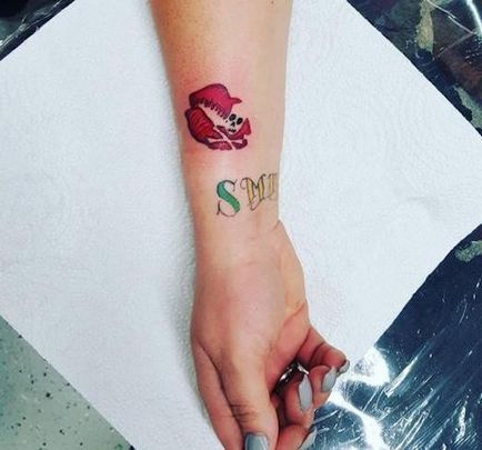 7 tatuaje foto sărut fierbinte