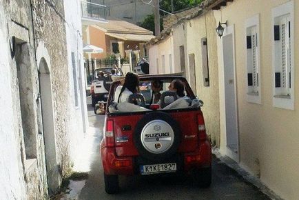 Оренда авто на острові Корфу в Греції пам'ятка автотуристові