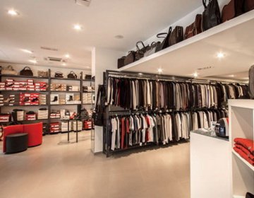 Outlet Firenze - bevásárlás Barberino Outlet üzletek, a plázában, Prada