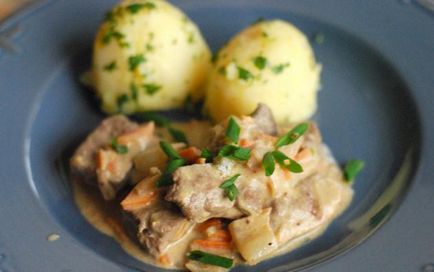 Carne de vită Stroganoff din rețete de ficat și de smântână