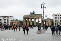 Бранденбурзькі ворота, я подорожую сама