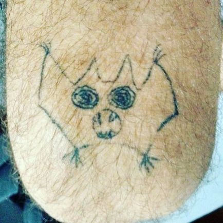 Braziliană tânără doamnă tatuaje urât urât, dar clienții ei ca.