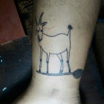 Braziliană tânără doamnă tatuaje urât urât, dar clienții ei ca.