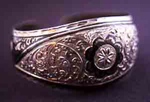 Чистка срібла з декоративним покриттям, кам'яна квітка