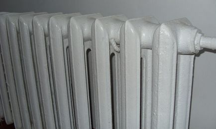 Чавунні радіатори яким тиском обпресовують системи опалення, термін експлуатації, відео та фото