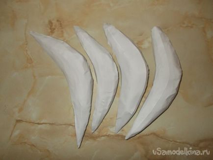 Banana decorative din papier-mache