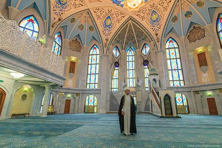 Excursie la moscheea din Kul Sharif