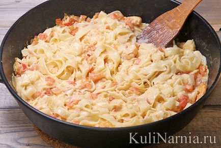 Fettuccine cu creveți în sos cremos