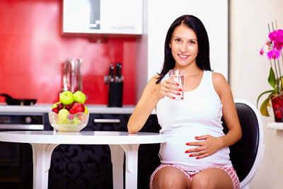 Apa carbonată în timpul sarcinii poate sau va dăuna unei femei