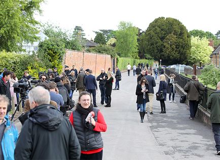 Гості прибувають на весільну церемонію Піппа Міддлтон і Джеймса Меттьюса, hello! Russia