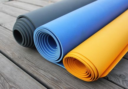 З чого зроблені килимки для йоги