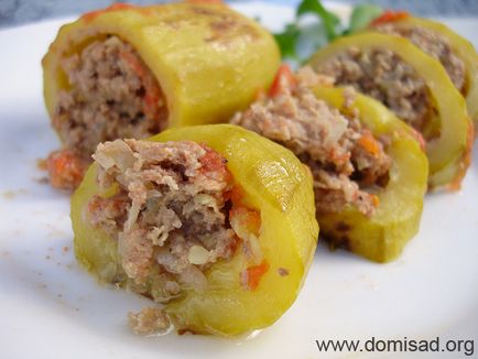 Zucchini cu carne tocată (carne), roșii și usturoi - rețetă cu fotografie