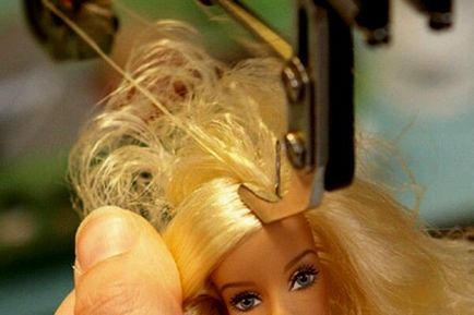 Cum păpușile Barbie