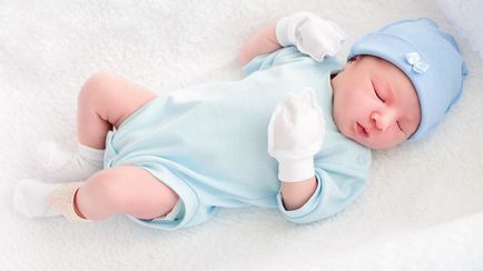 Cum ar trebui un somn nou-născut, cum să-i pui copilul în poziție