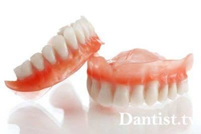 Як і чим відбілити зубний протез з пластмаси