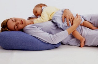 Які пози для сну новонародженого вважаються правильними
