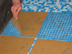 Cum de a pune o placi de mozaic cu propriile mâini - pune un mozaic de tigla, de stabilire a unei plăci mozaic