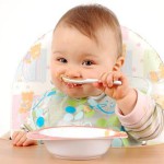 Як нагодувати немовля якщо він відмовляється їсти, я мама!