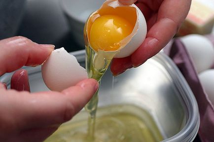 Cum să separați gălbenușul de ou de proteine ​​- Sfaturi de gătit pentru iubitorii de bucate delicioase - gazda pe