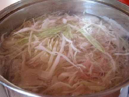Cum să gătesc borscht de ani de zile rețeta soțului meu