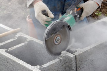 Як різати блоки з бетону