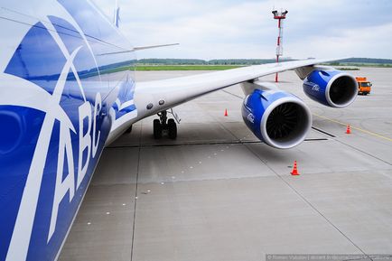 Cum se aranjează avionul de marfă 747-8f, așa cum se procedează