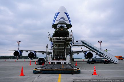 Cum se aranjează avionul de marfă 747-8f, așa cum se procedează