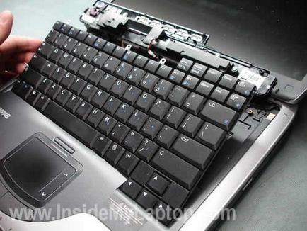 Cum se înlocuiește tastatura pe un laptop hp compaq presario 2580us