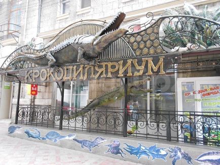 O telecabină, parcuri, o grădină, o grădină zoologică, un teatru de animale marine, un crocodilariu, un sat din Crimeea