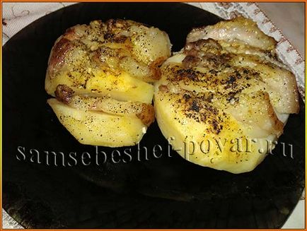 Картопля-гармошка в духовці з салом