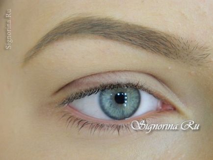 Класичний весільний макіяж для блакитних очей в пастельних тонах урок з фото